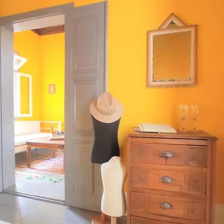 فيلة Giulia Rhodes City